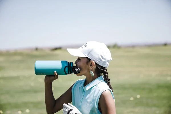 How Much Water Should I Drink a Day While Breastfeeding?